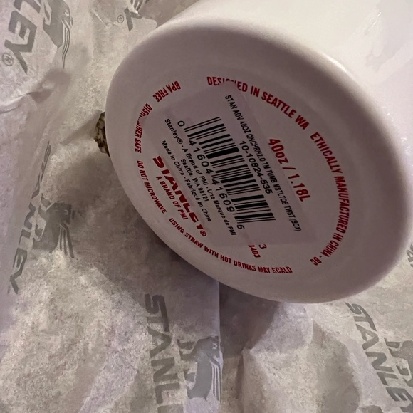 BNIB Stanley 40oz MISTLETOE Tumbler - Picture 3 of 3